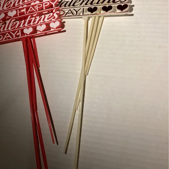 Happy Valentines Day Floral Picks Decor- Red and White NWOT - Picture 4 of 4
